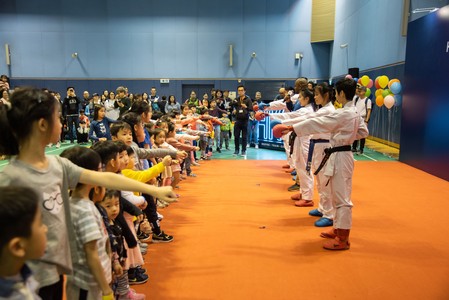 The HKSI Open Day offered a rare opportunity for the public to try out a variety of sports and interact with athletes. 